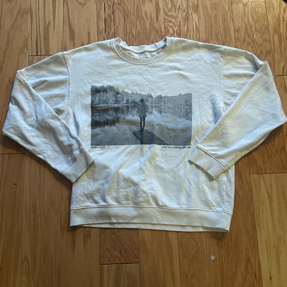 Taylor Swift Cowboy like Me Crewneck XL - Picture 2 of 4
